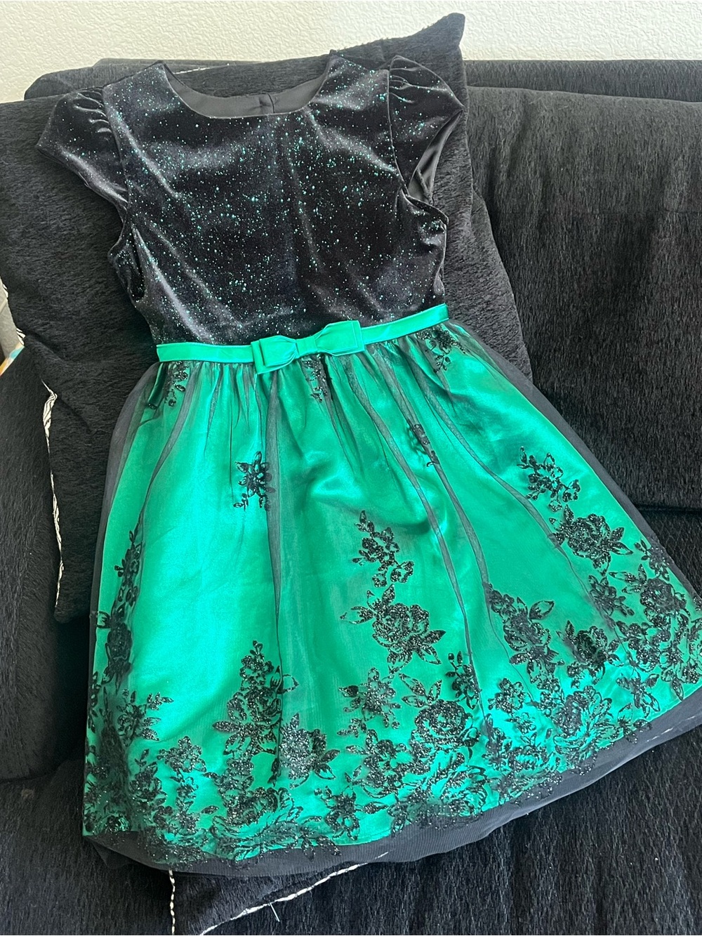Jona Michelle Black and Green formal Dress